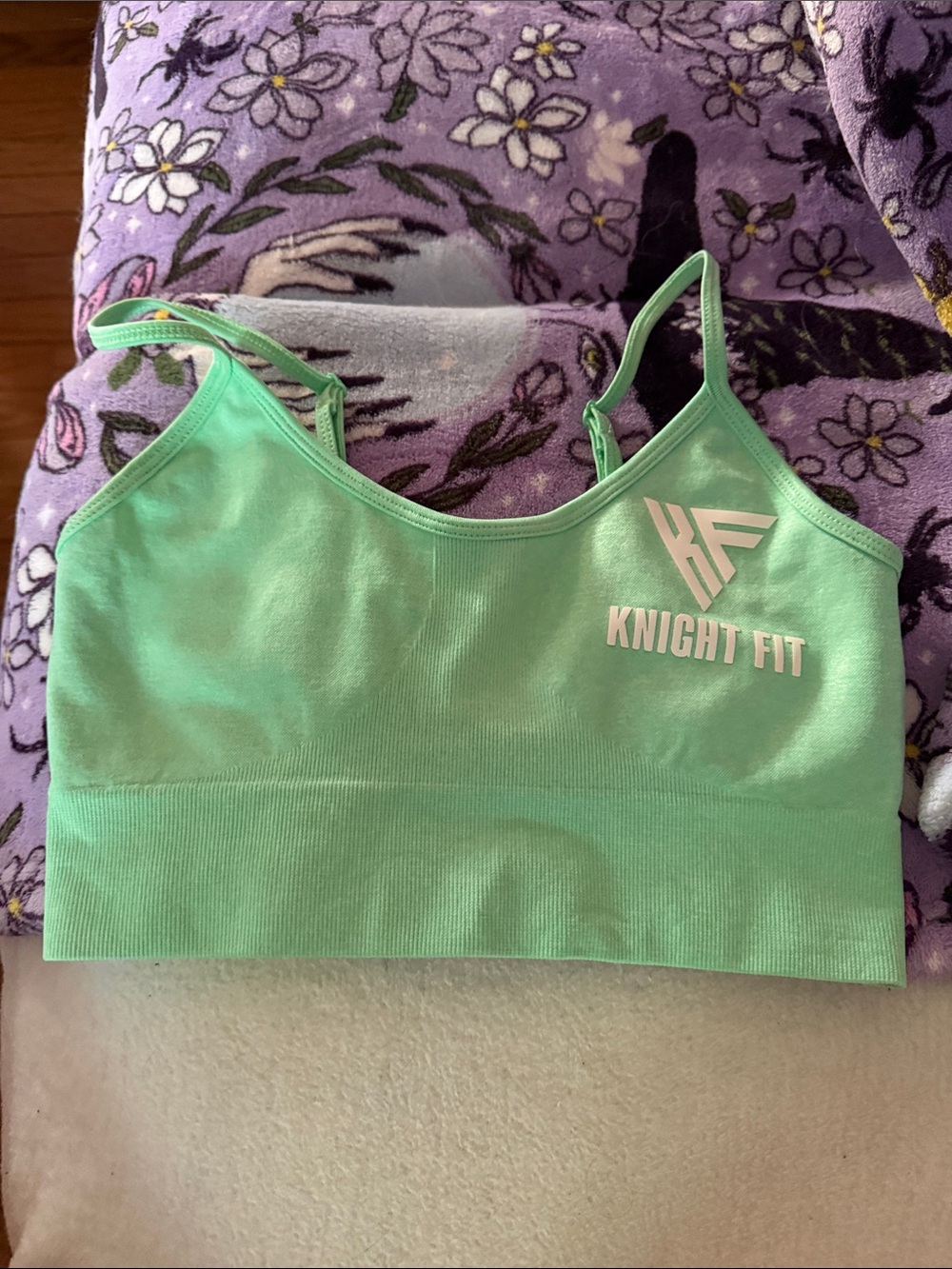 Mint Green Seamless Sports Bra small knight fit brand